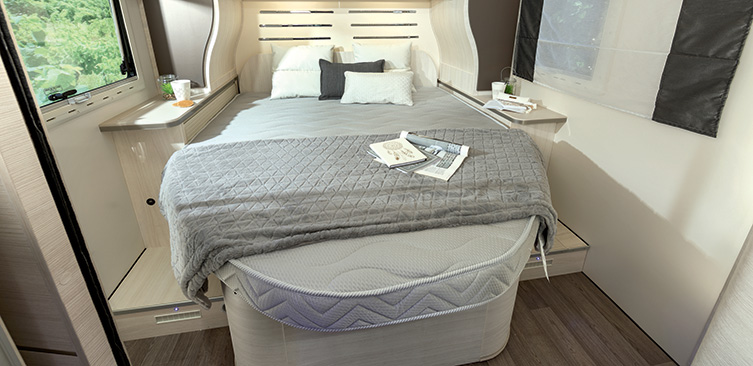 Matelas lit central camping-car 